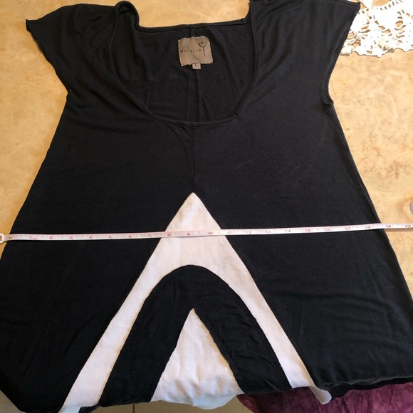 Low Cut Dress - Picture 14 of 16